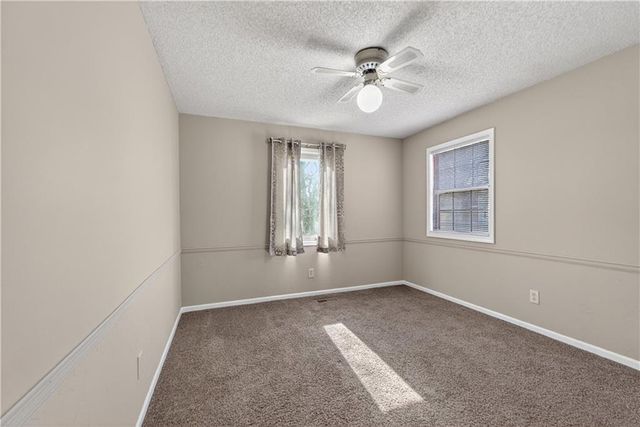 15200 W Ellsworth Court, Olathe, KS 66062