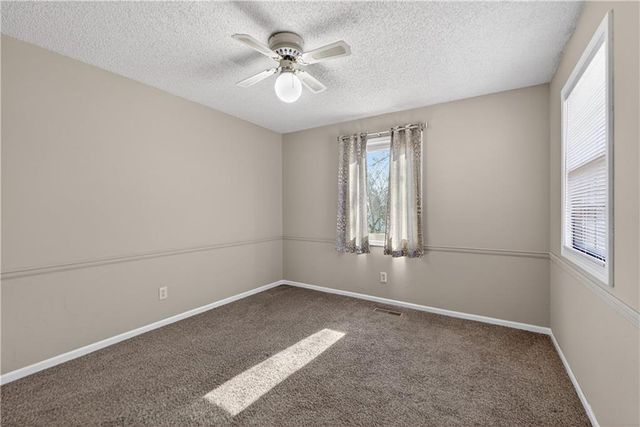 15200 W Ellsworth Court, Olathe, KS 66062