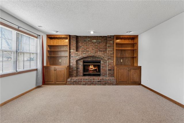 15200 W Ellsworth Court, Olathe, KS 66062