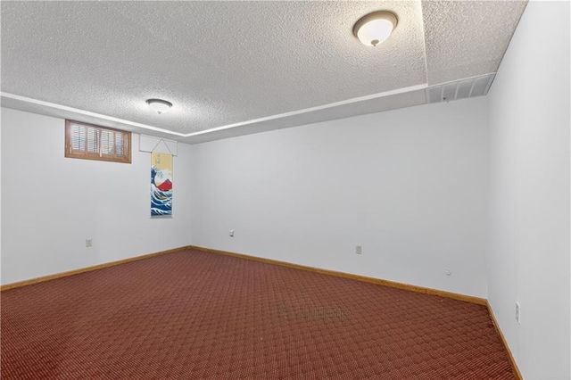 15200 W Ellsworth Court, Olathe, KS 66062