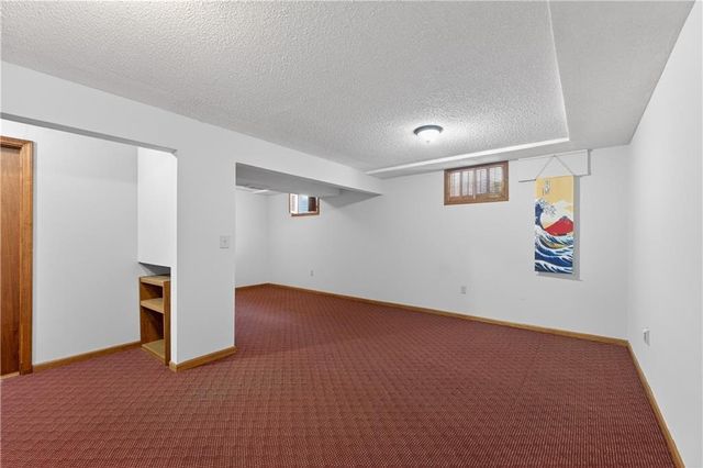 15200 W Ellsworth Court, Olathe, KS 66062