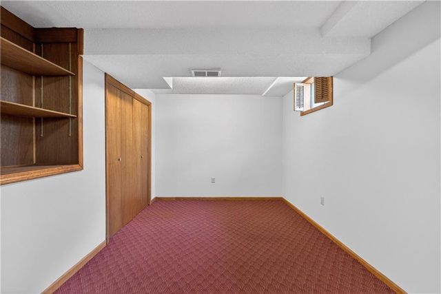 15200 W Ellsworth Court, Olathe, KS 66062