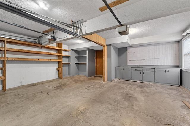 15200 W Ellsworth Court, Olathe, KS 66062