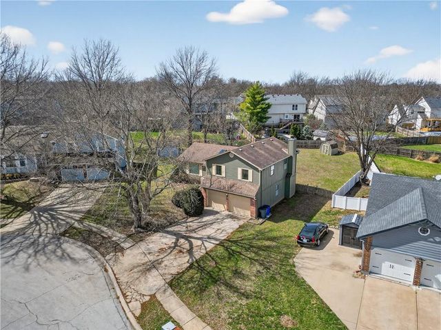 15200 W Ellsworth Court, Olathe, KS 66062