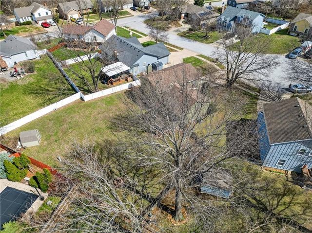 15200 W Ellsworth Court, Olathe, KS 66062