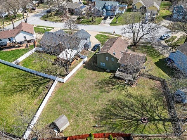 15200 W Ellsworth Court, Olathe, KS 66062