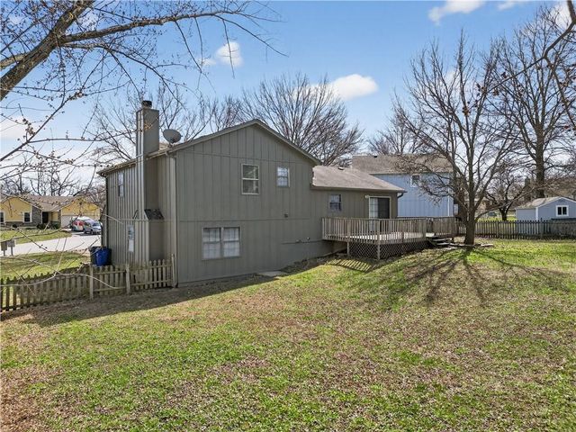 15200 W Ellsworth Court, Olathe, KS 66062