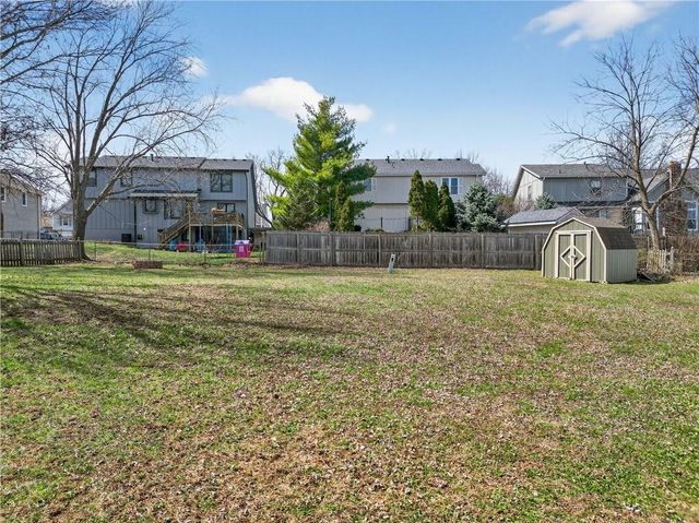 15200 W Ellsworth Court, Olathe, KS 66062