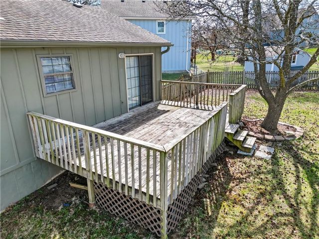 15200 W Ellsworth Court, Olathe, KS 66062