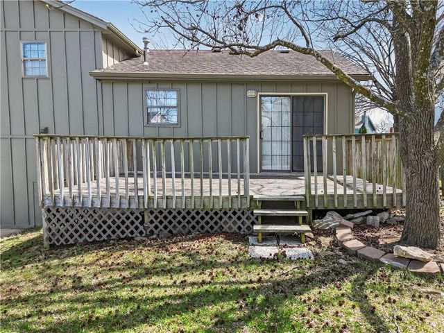 15200 W Ellsworth Court, Olathe, KS 66062