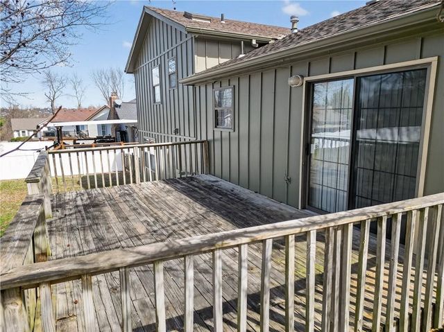 15200 W Ellsworth Court, Olathe, KS 66062