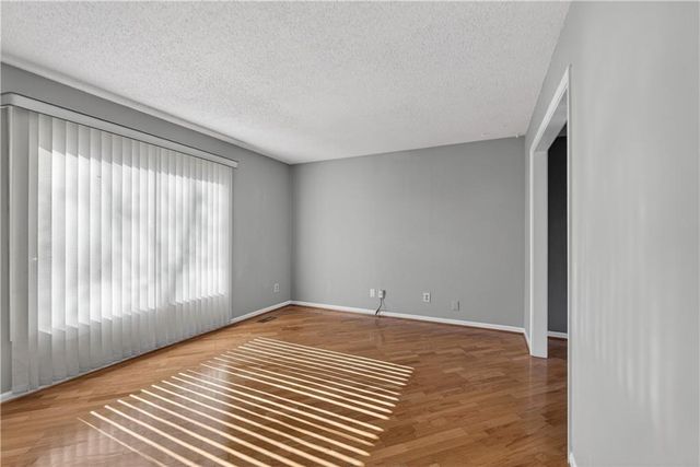 15200 W Ellsworth Court, Olathe, KS 66062