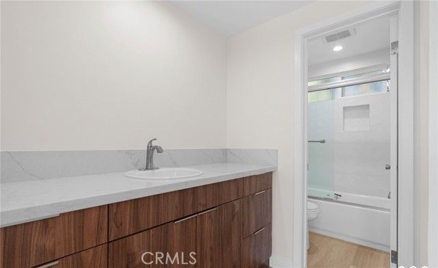 7961 Willis Avenue 17, Panorama City (los Angeles), CA 91402