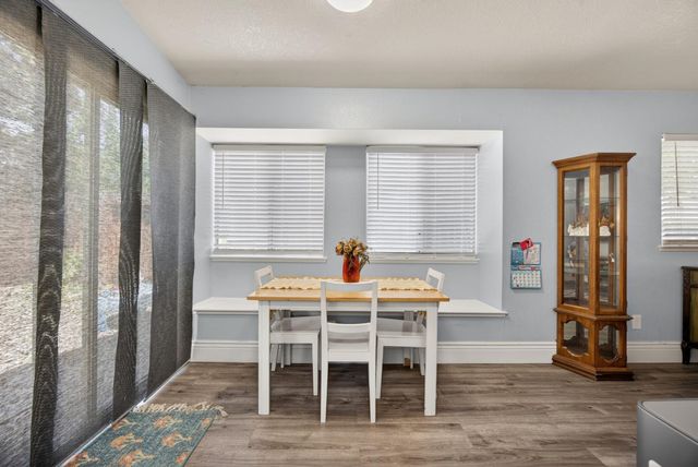137 Majorca Cir, Sacramento, CA 95823