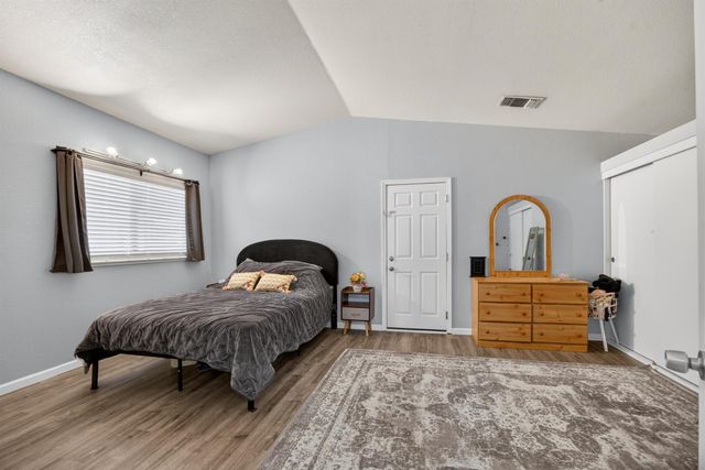 137 Majorca Cir, Sacramento, CA 95823