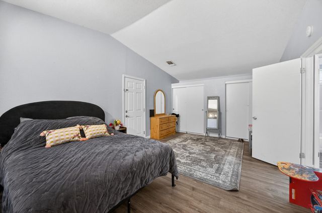 137 Majorca Cir, Sacramento, CA 95823