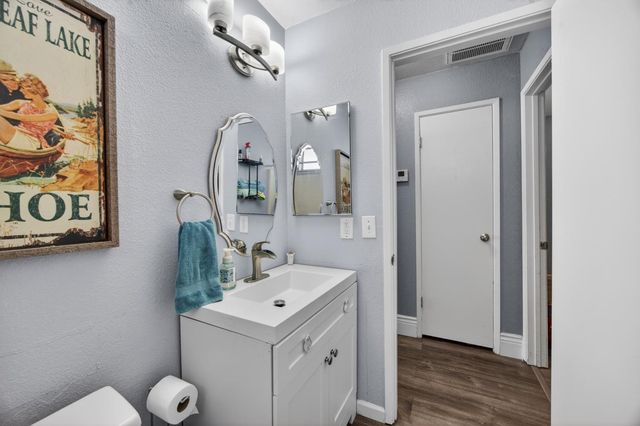 137 Majorca Cir, Sacramento, CA 95823