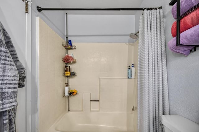 137 Majorca Cir, Sacramento, CA 95823