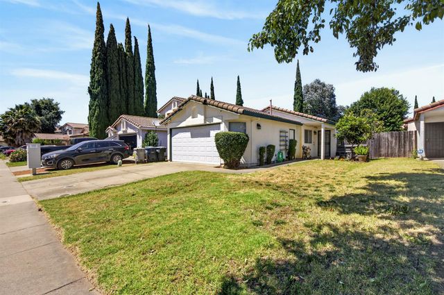 137 Majorca Cir, Sacramento, CA 95823