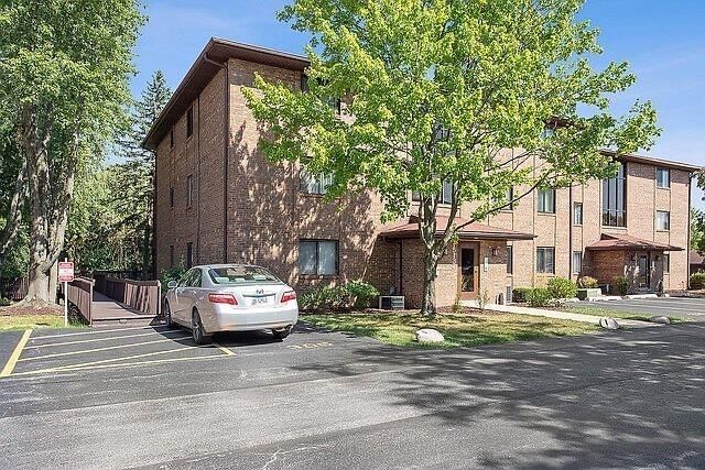 15137 Quail Hollow Drive 203, Orland Park, IL 60462