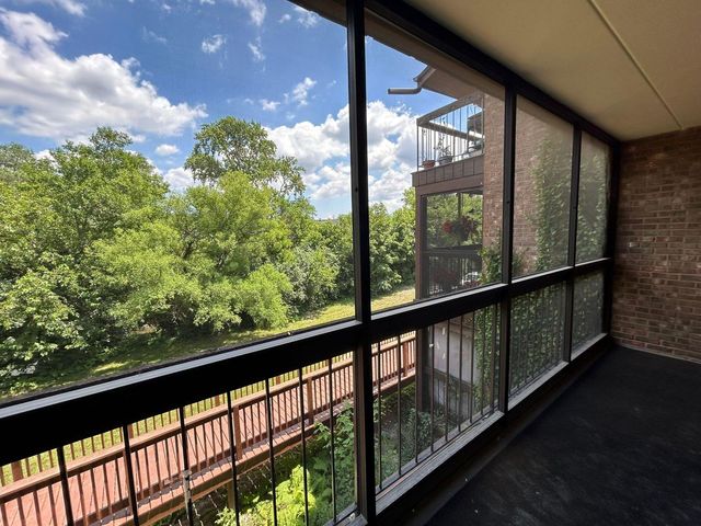 15137 Quail Hollow Drive 203, Orland Park, IL 60462