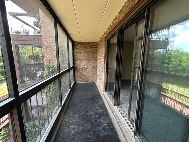 15137 Quail Hollow Drive 203, Orland Park, IL 60462