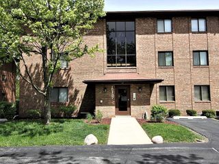 15137 Quail Hollow Drive 203, Orland Park, IL 60462