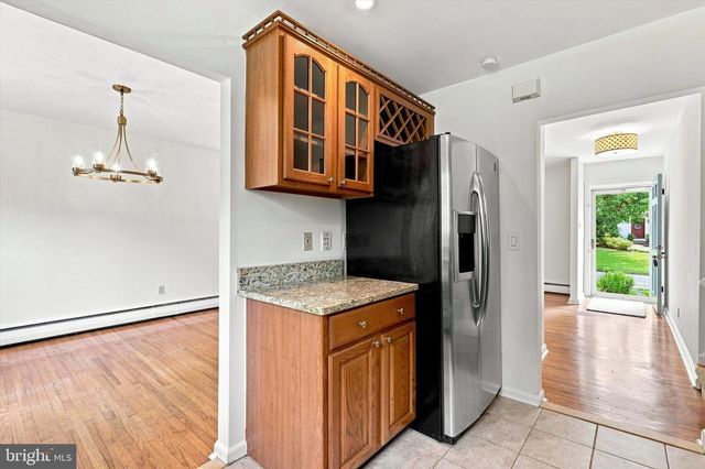 303 LANDSENDE RD, Devon, PA 19333
