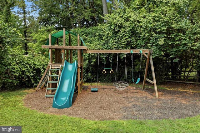 303 LANDSENDE RD, Devon, PA 19333