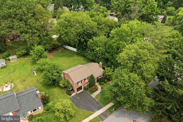 303 LANDSENDE RD, Devon, PA 19333