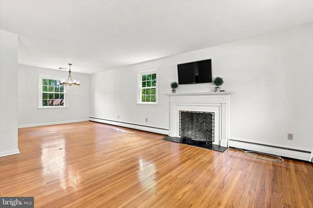 303 LANDSENDE RD, Devon, PA 19333