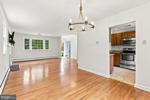 303 LANDSENDE RD, Devon, PA 19333