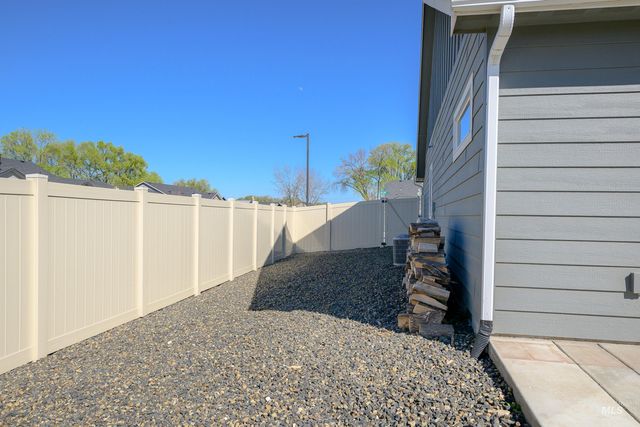 521 Bolson Pl, Caldwell, ID 83605