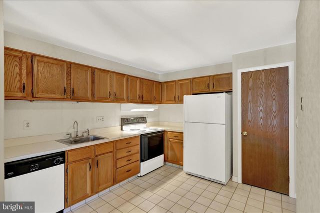 1-C OLYMPIC DR, Reading, PA 19607