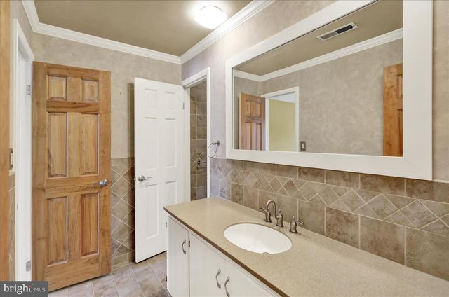 1-C OLYMPIC DR, Reading, PA 19607