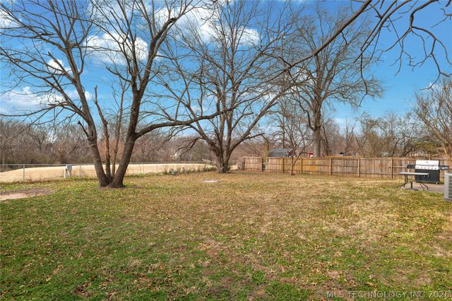 1604 N Atlanta Street, Owasso, OK 74055