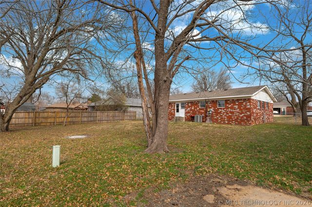 1604 N Atlanta Street, Owasso, OK 74055