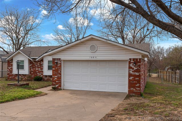 1604 N Atlanta Street, Owasso, OK 74055