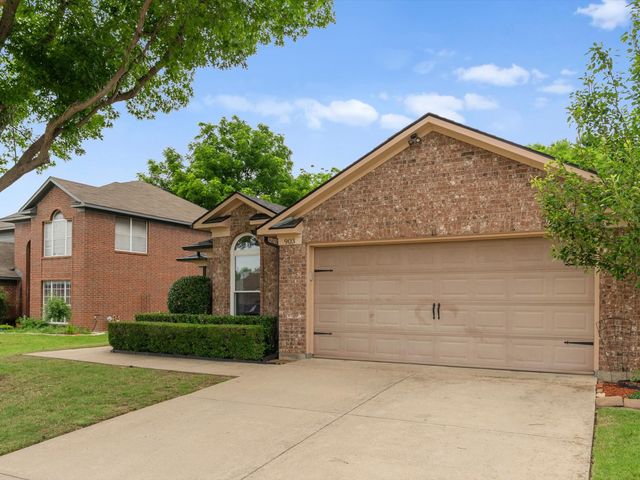903 Santa Fe Drive, Saginaw, TX 76131