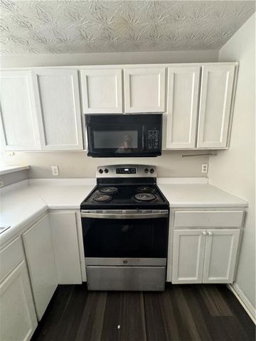 75 Davis Mill Court, Lawrenceville, GA 30044