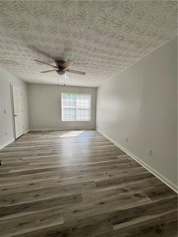 75 Davis Mill Court, Lawrenceville, GA 30044