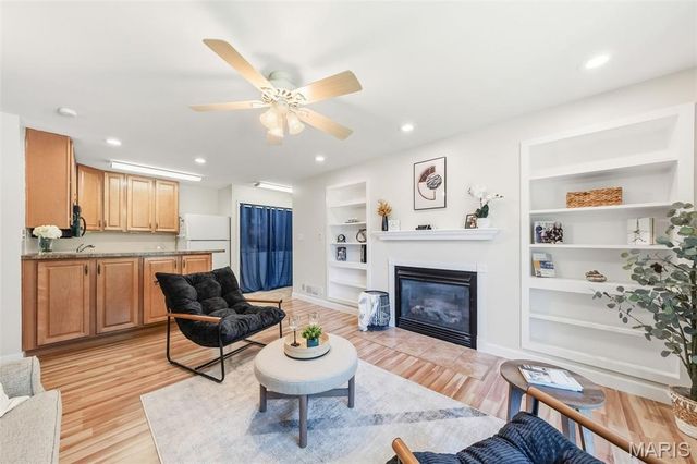 12125 Old Saint Charles Road, Bridgeton, MO 63044