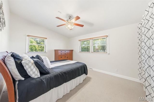 12125 Old Saint Charles Road, Bridgeton, MO 63044