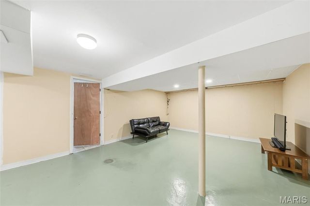 12125 Old Saint Charles Road, Bridgeton, MO 63044