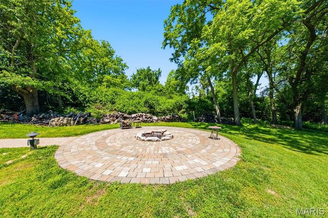 12125 Old Saint Charles Road, Bridgeton, MO 63044
