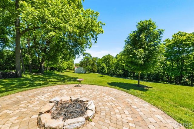 12125 Old Saint Charles Road, Bridgeton, MO 63044