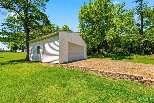 12125 Old Saint Charles Road, Bridgeton, MO 63044