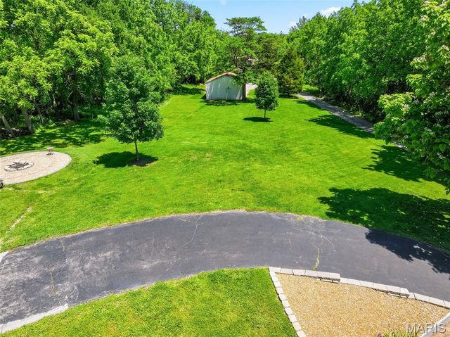 12125 Old Saint Charles Road, Bridgeton, MO 63044