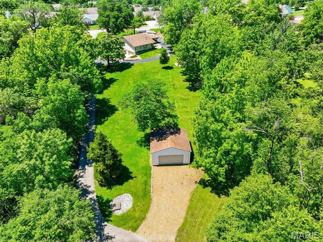 12125 Old Saint Charles Road, Bridgeton, MO 63044