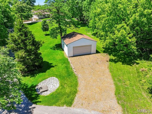 12125 Old Saint Charles Road, Bridgeton, MO 63044